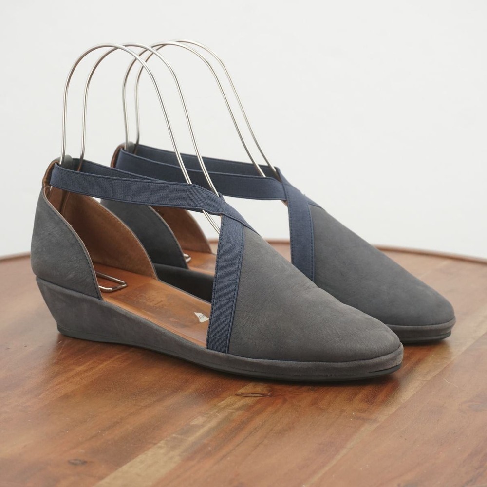 Gentle Souls Natalia Leather Wedge Heel Slip On Flats Blue Elastic Straps 7.5M